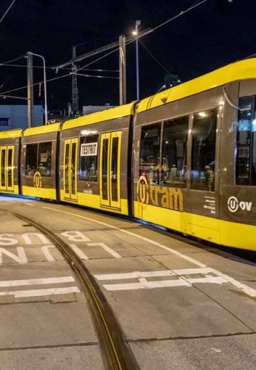 Verwelkoming eerste tram Uithoflijn door Stationsgebied Utrecht