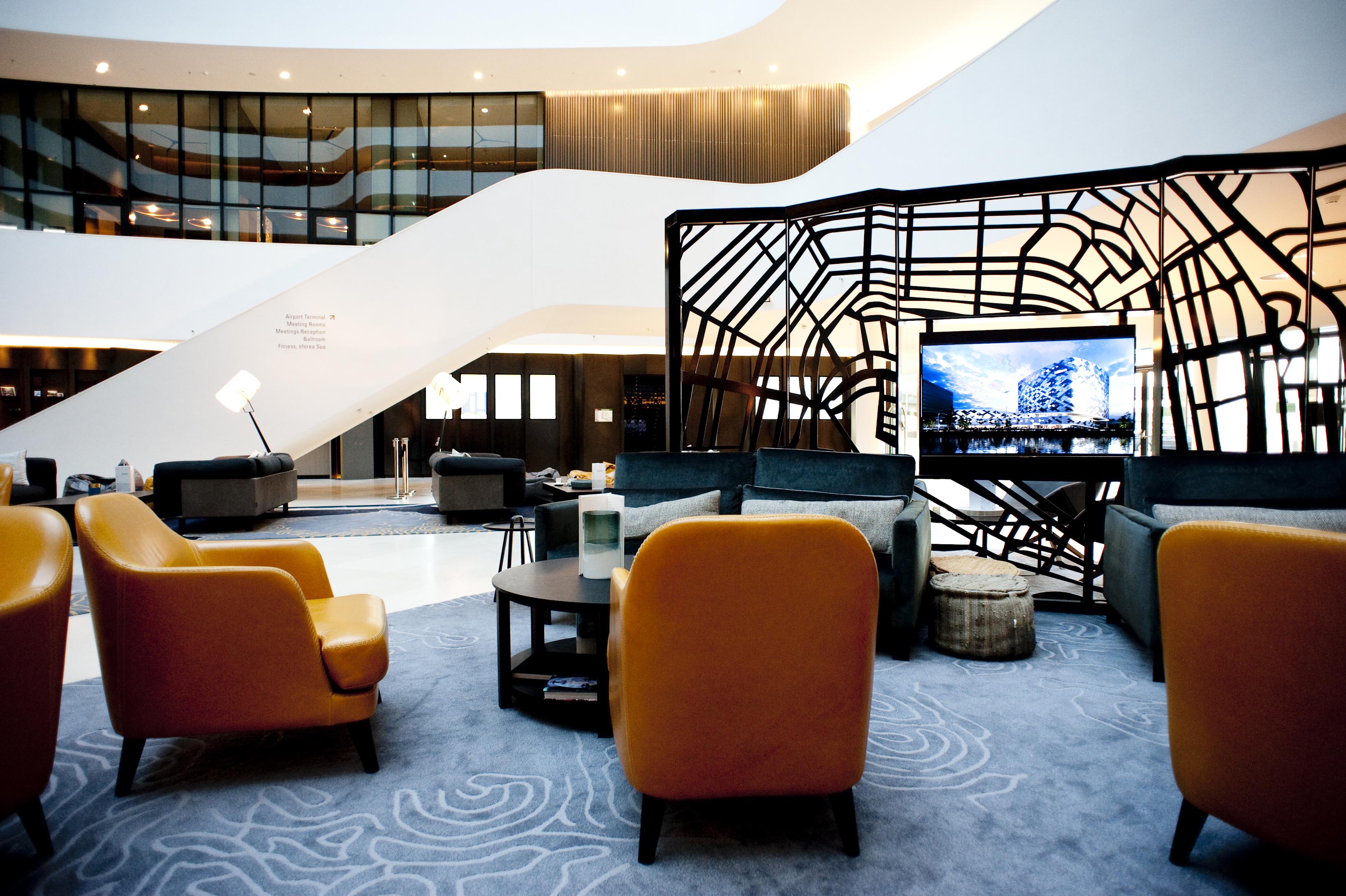 Hilton Airport Schiphol Lobby 11-2