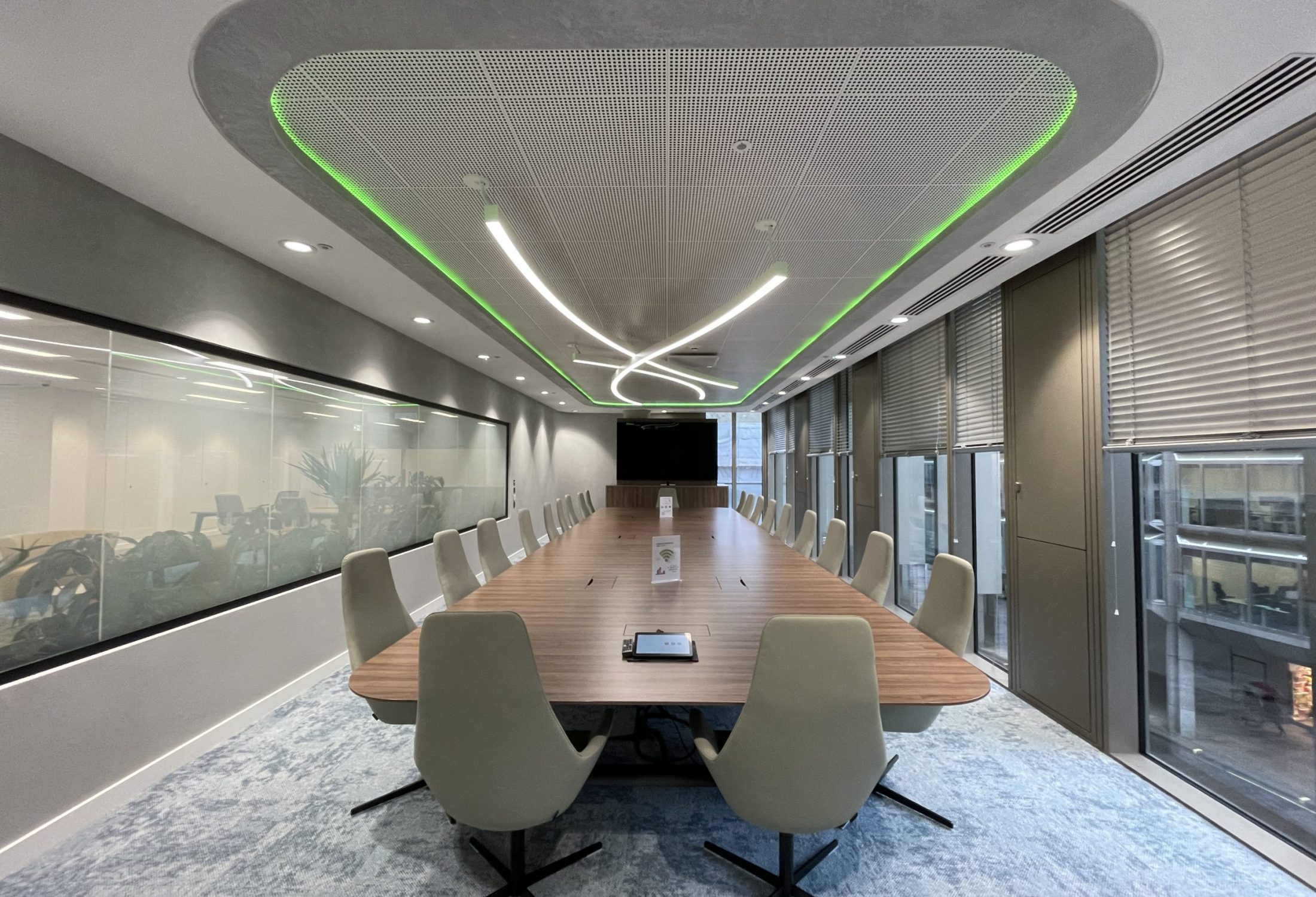 OPP022377 GLOBANT BOARDROOM_1562